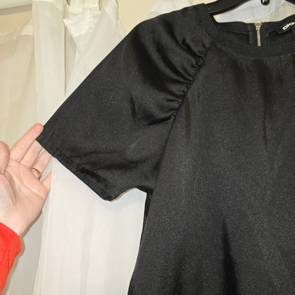 DKNY Ruched short SLEEVE TOP - Picture 5 of 6